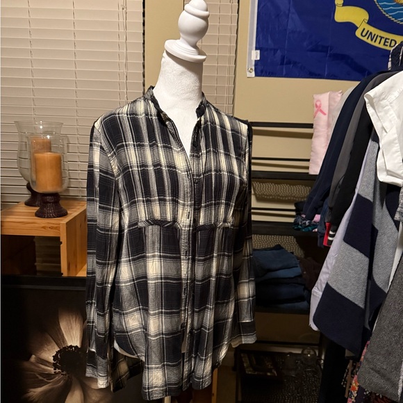 Ralph Lauren Black and Cream Plaid Button Down Long Sleeve Shirt - Picture 1 of 8
